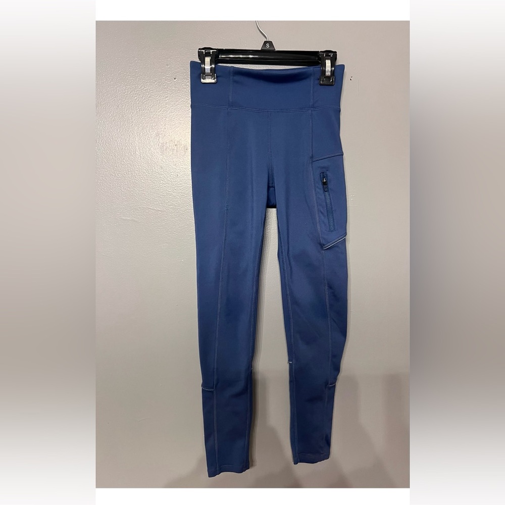 Girls Gap Blue athletic leggings